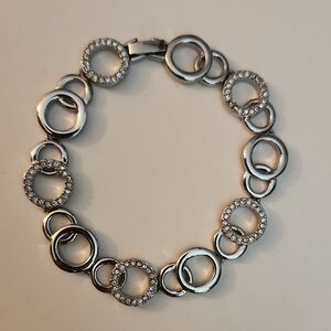 Prosecco Elegant Silver Circle Link Bracelet with Cut Crystals 7-1/2"